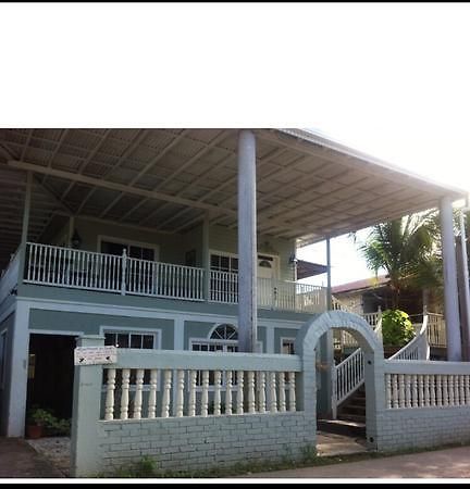 Cooper'S Inn Utila Eksteriør bilde