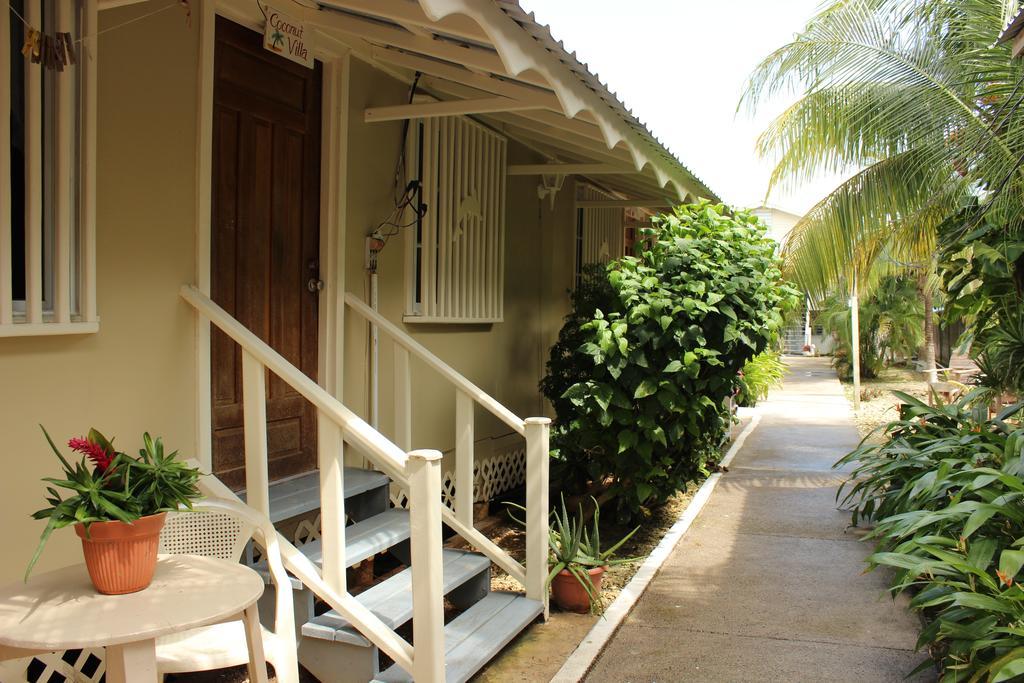 Cooper'S Inn Utila Eksteriør bilde